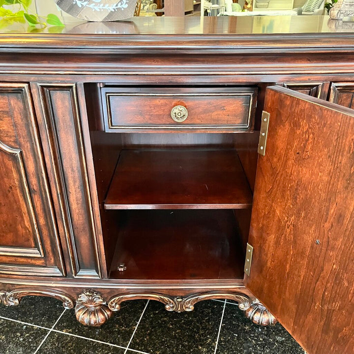 Dining Buffet