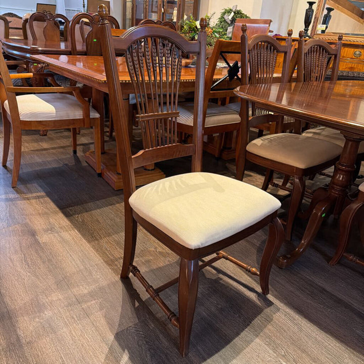 Windsor Dining Set with 6 Chairs and 3 Leaves