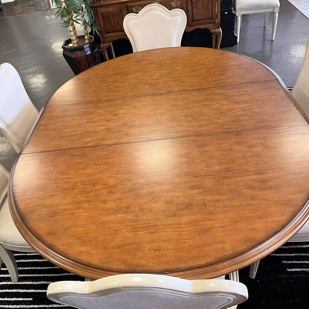 Dining Table w/ 7 Chairs & Pads & Leaf