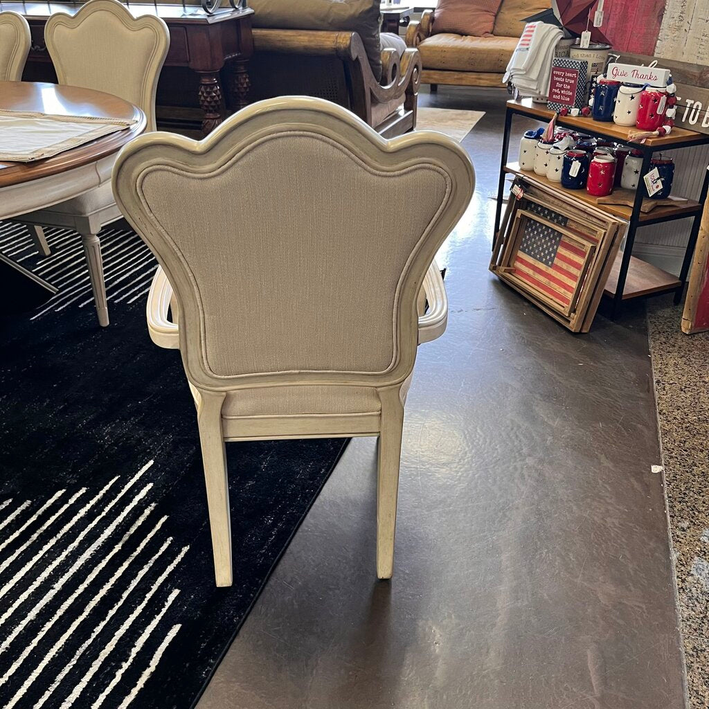 Dining Table w/ 7 Chairs & Pads & Leaf