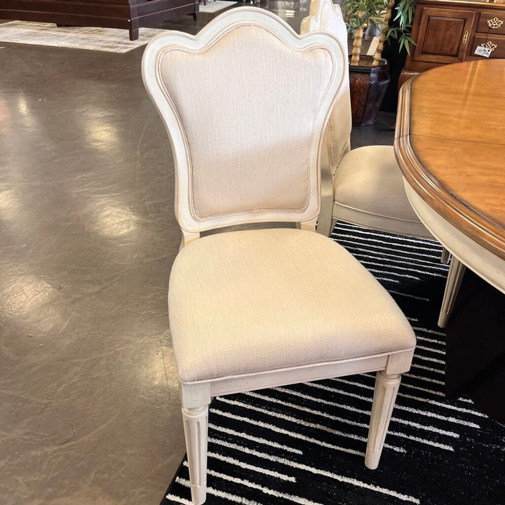 Dining Table w/ 7 Chairs & Pads & Leaf