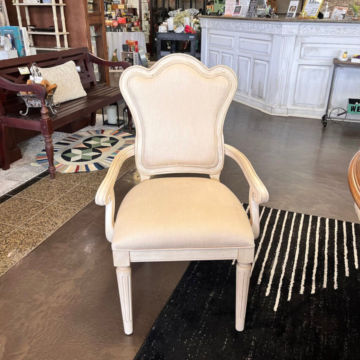 Dining Table w/ 7 Chairs & Pads & Leaf