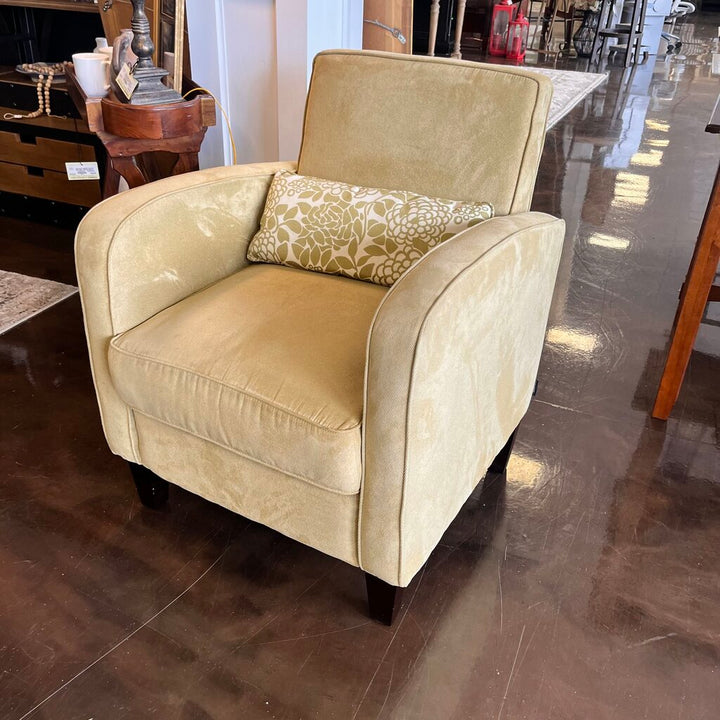Accent Chair w/ Lumbar Pillow
