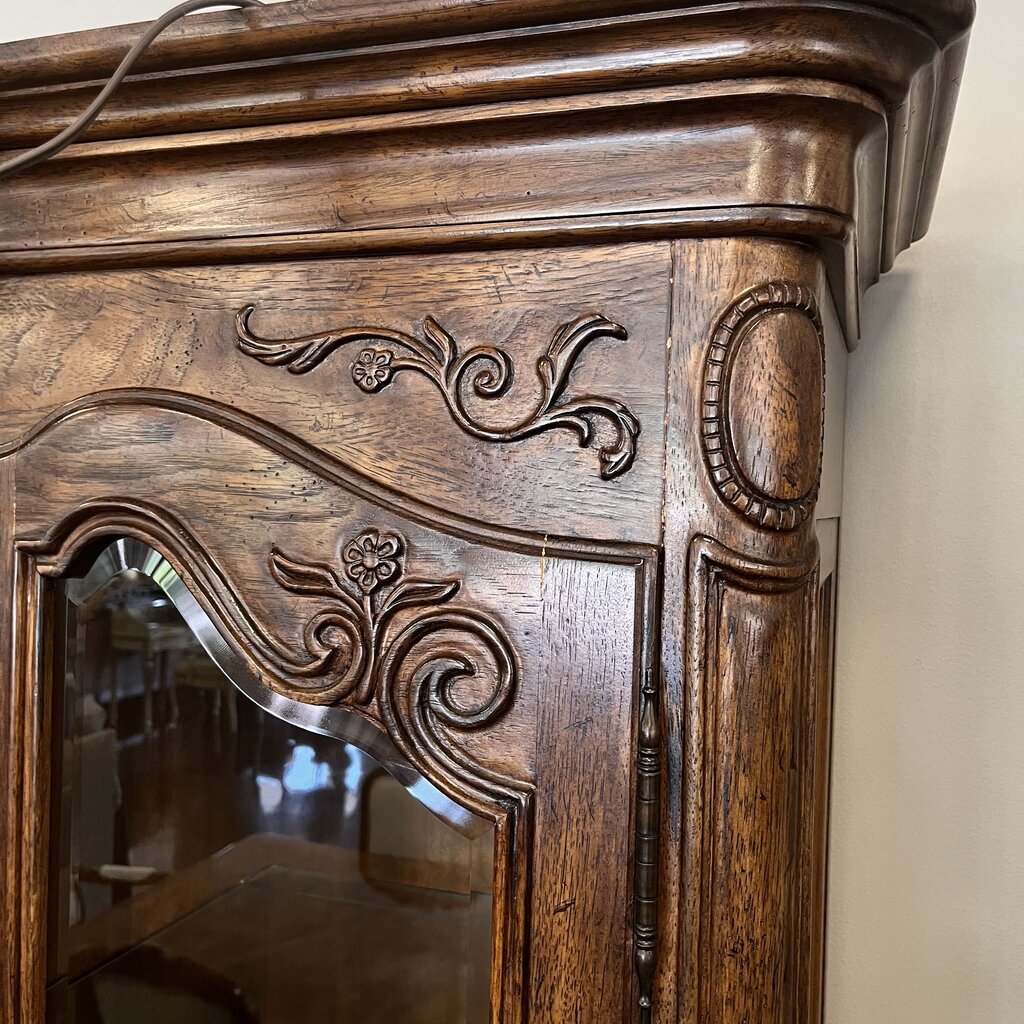 China Cabinet w/ Lights