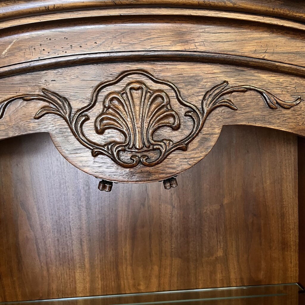 China Cabinet w/ Lights