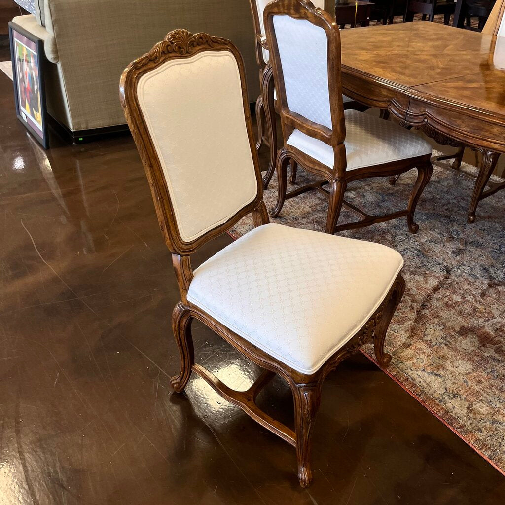 Dining Table w/ 6 Chairs & 2 Leaves