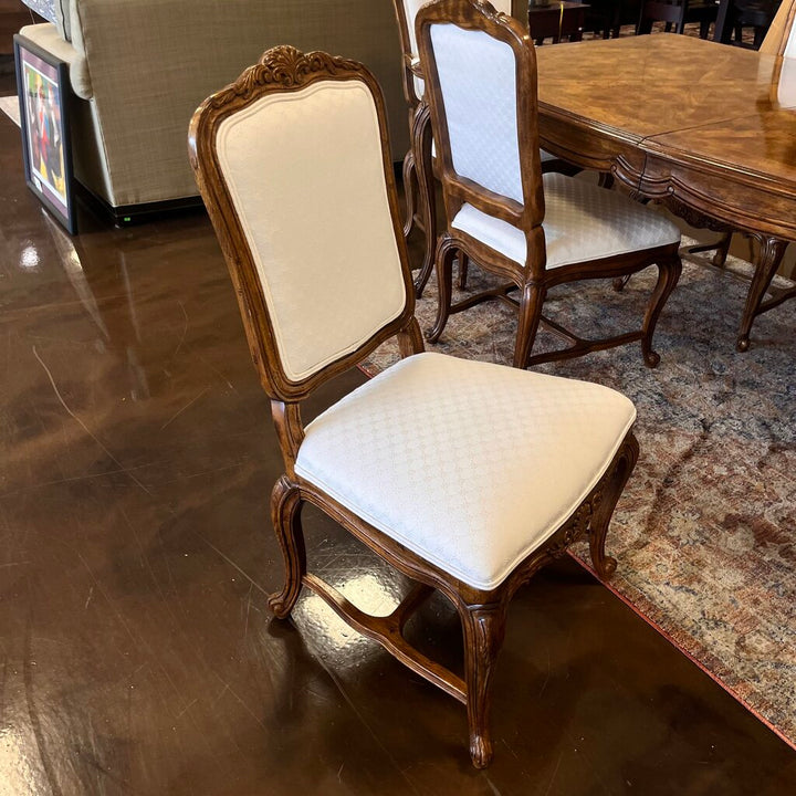 Dining Table w/ 6 Chairs & 2 Leaves