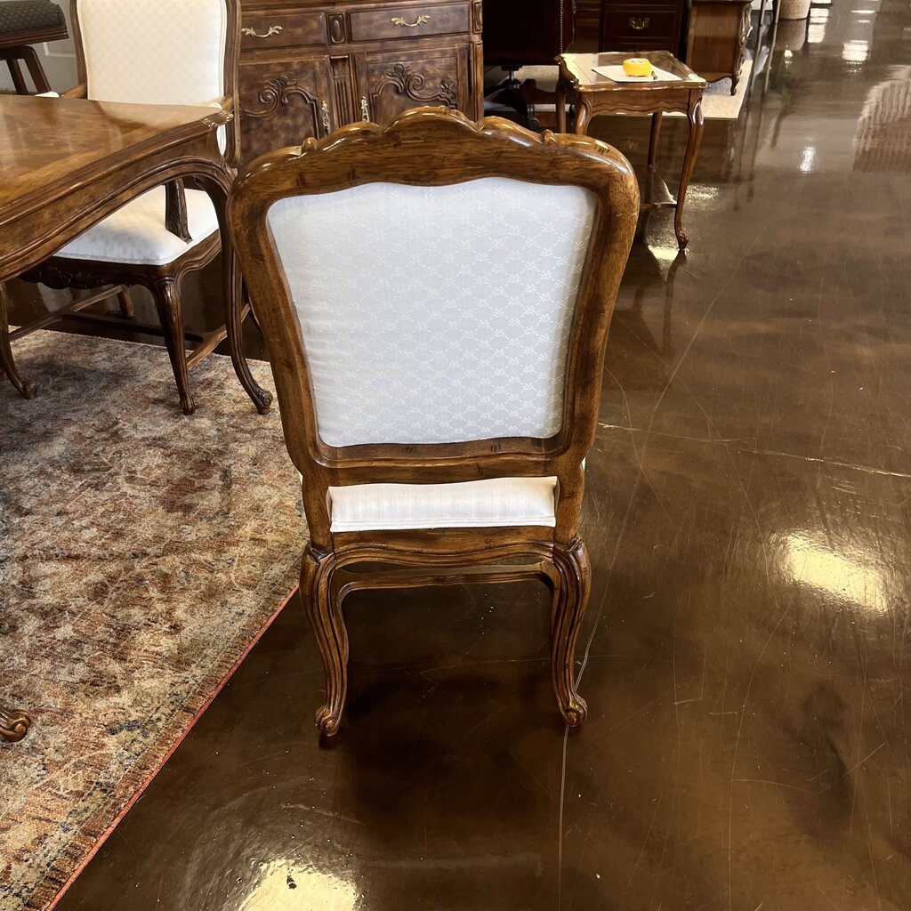 Dining Table w/ 6 Chairs & 2 Leaves