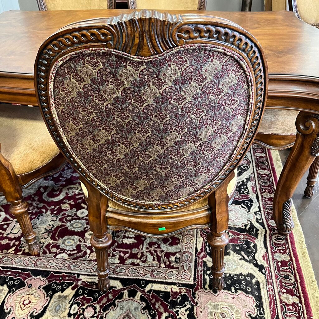 Dining Table w/ 8 Chairs, 2 Leaves, & Pads