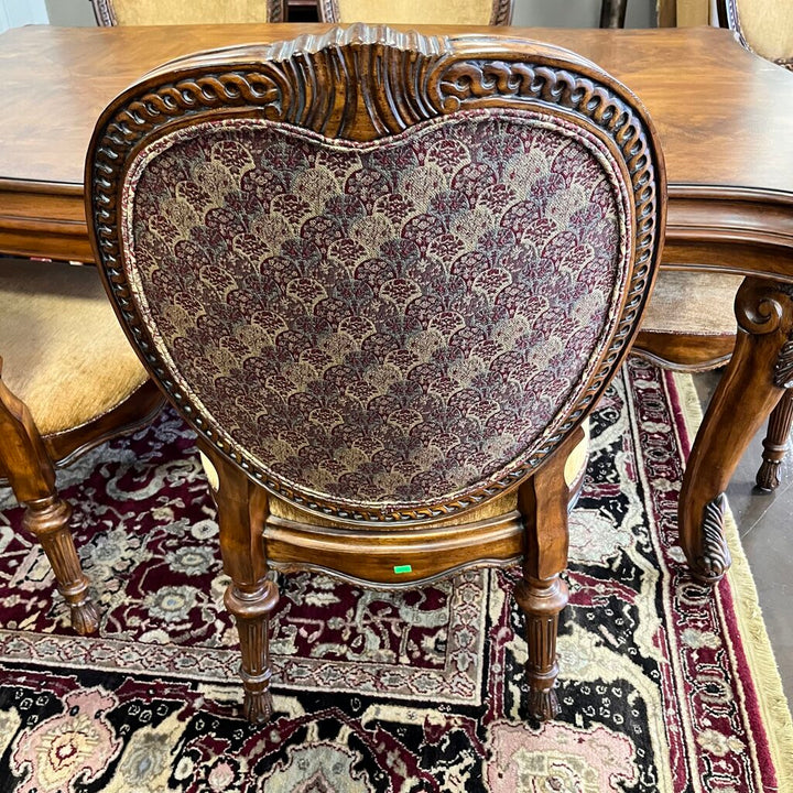 Dining Table w/ 8 Chairs, 2 Leaves, & Pads
