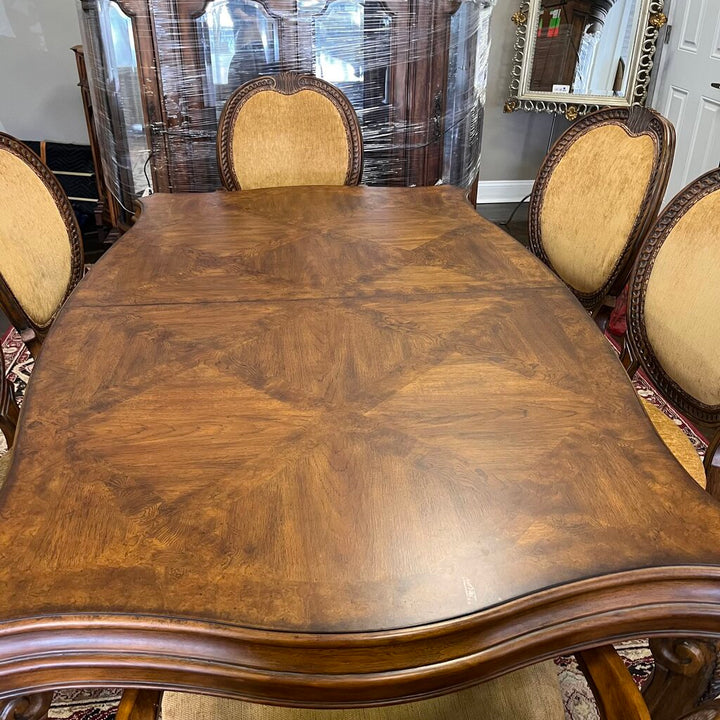 Dining Table w/ 8 Chairs, 2 Leaves, & Pads