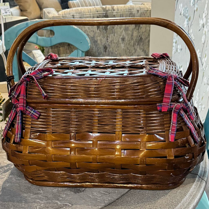 Wicker Picnic Basket with Servingware