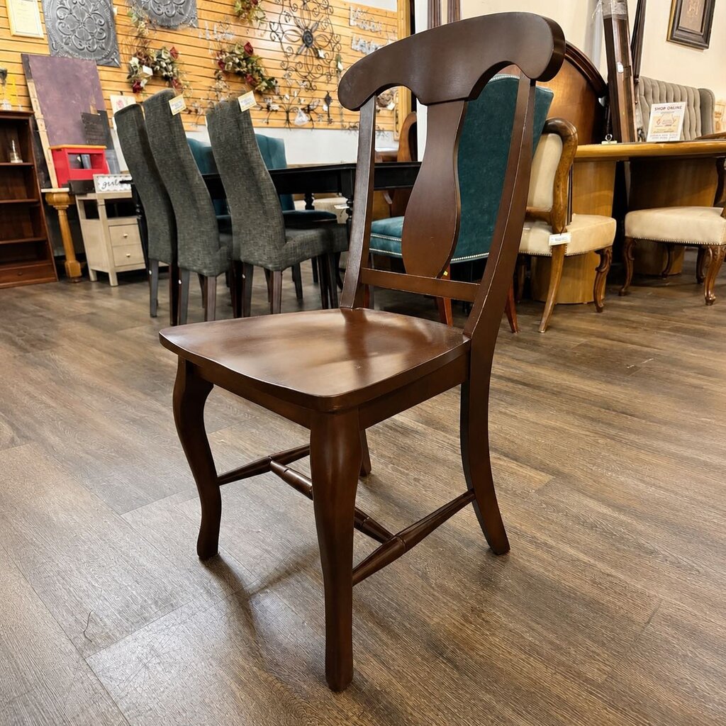 Orig. Price $2,250 - Dining Table w/ 2 Leaves and 4 Chairs