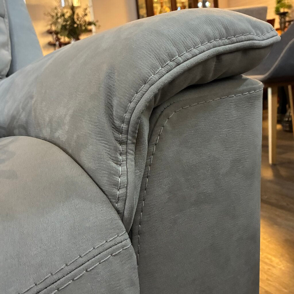 Orig. Price $1,440 - Gaucho Dual Power Reclining Loveseat w/ Console