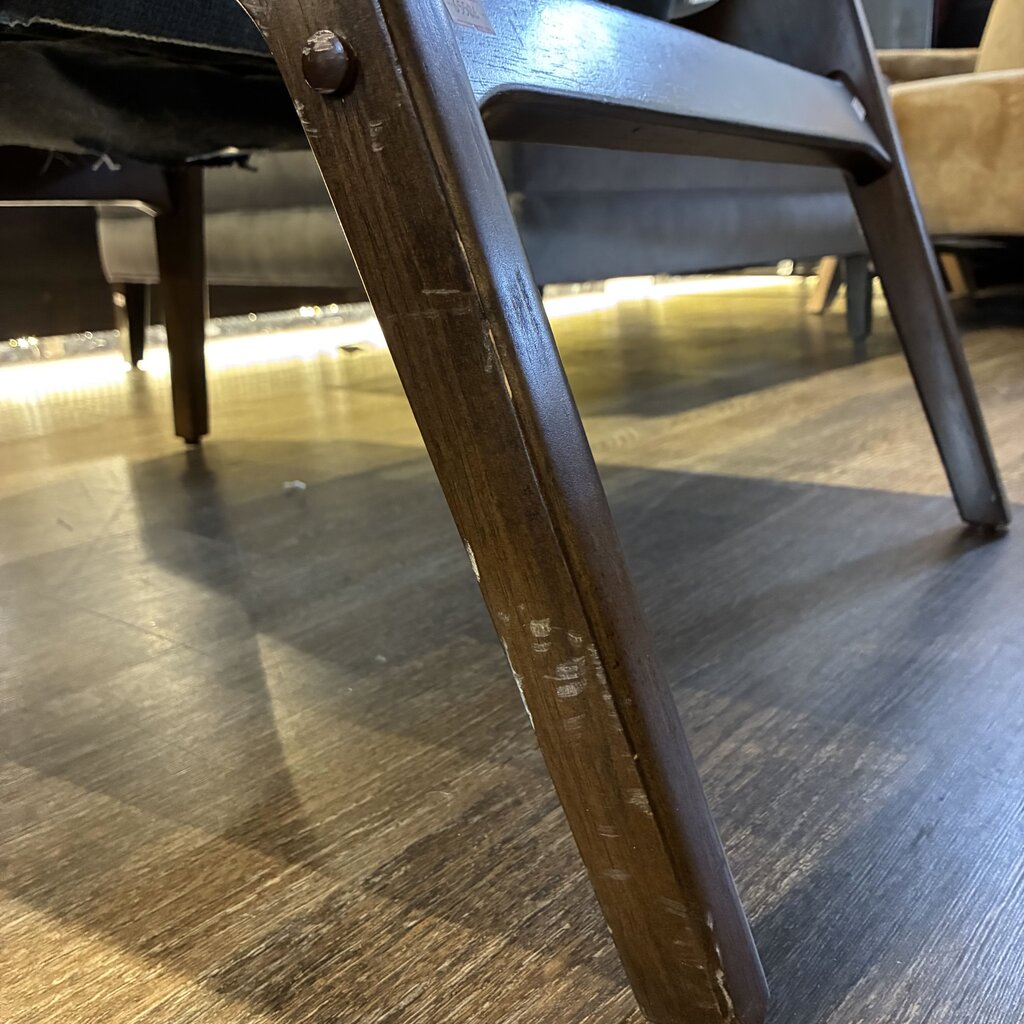 Derick II Accent Chair