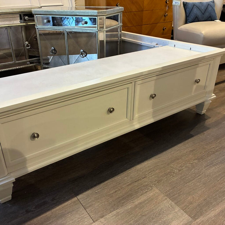 Sandy Beach Queen Sleigh Bed w/ Storage