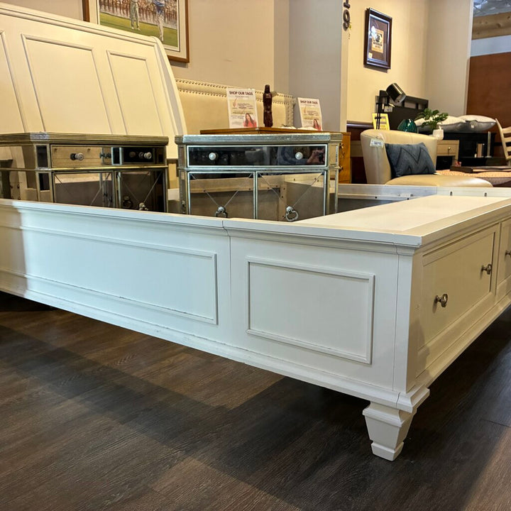 Sandy Beach Queen Sleigh Bed w/ Storage