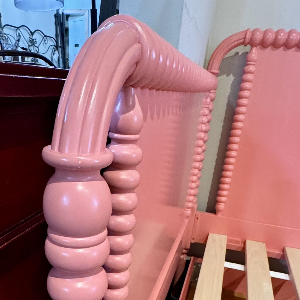 Orig. Price $1800 - Jenny Lind Daybed with Trundle