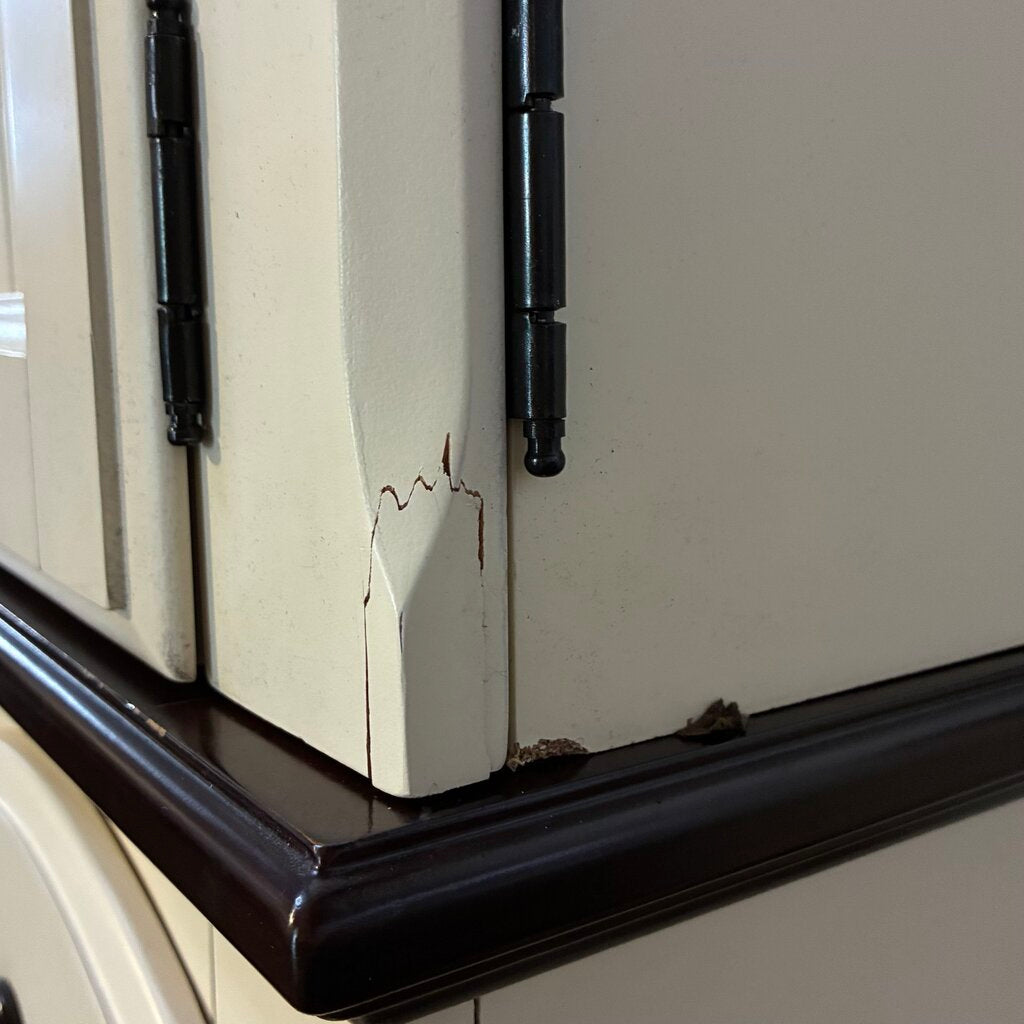 Cross Creek Collection Armoire