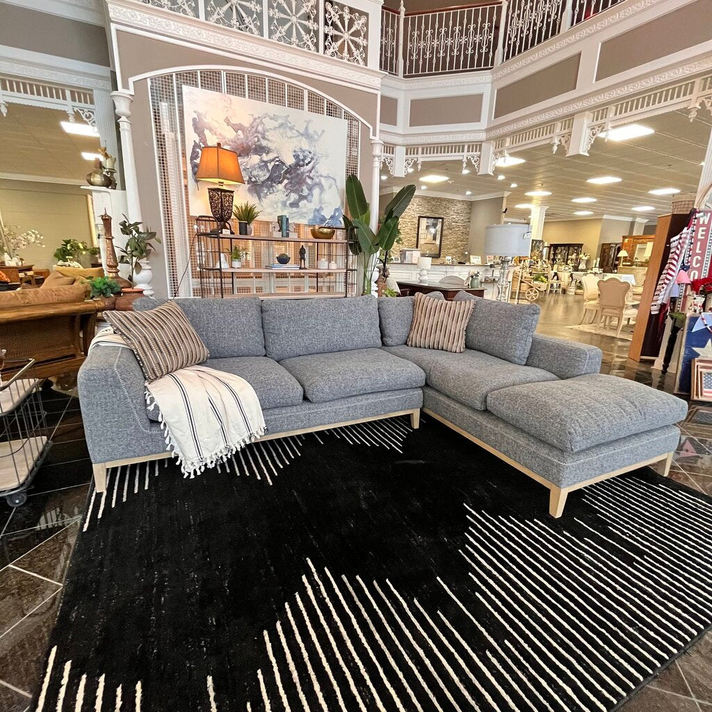 Sofa w/ Chaise