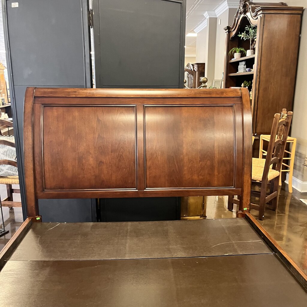 Orig Price $1800 - Queen Sleigh Bed w/ Storage