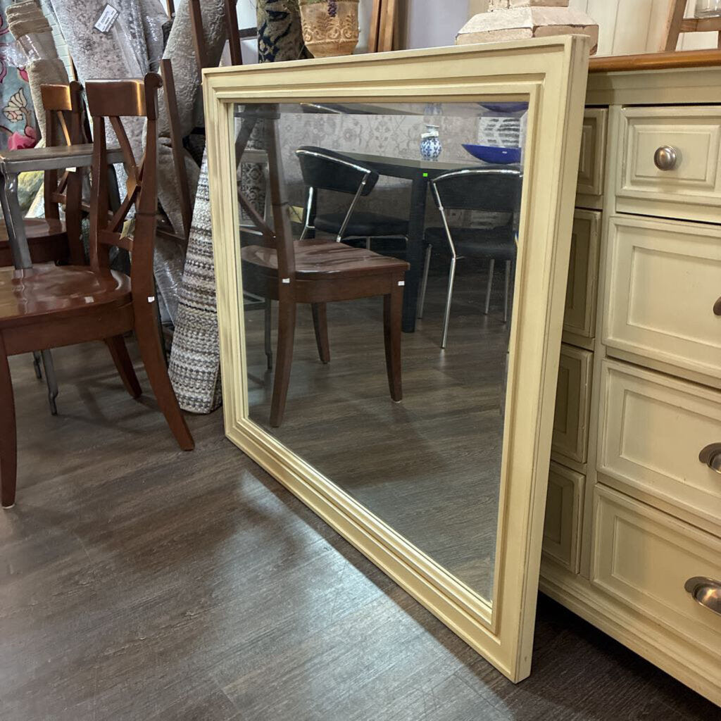 Orig. Price $5,000 - Alison Hall Collection Queen Bedroom Set - Acosta's Home