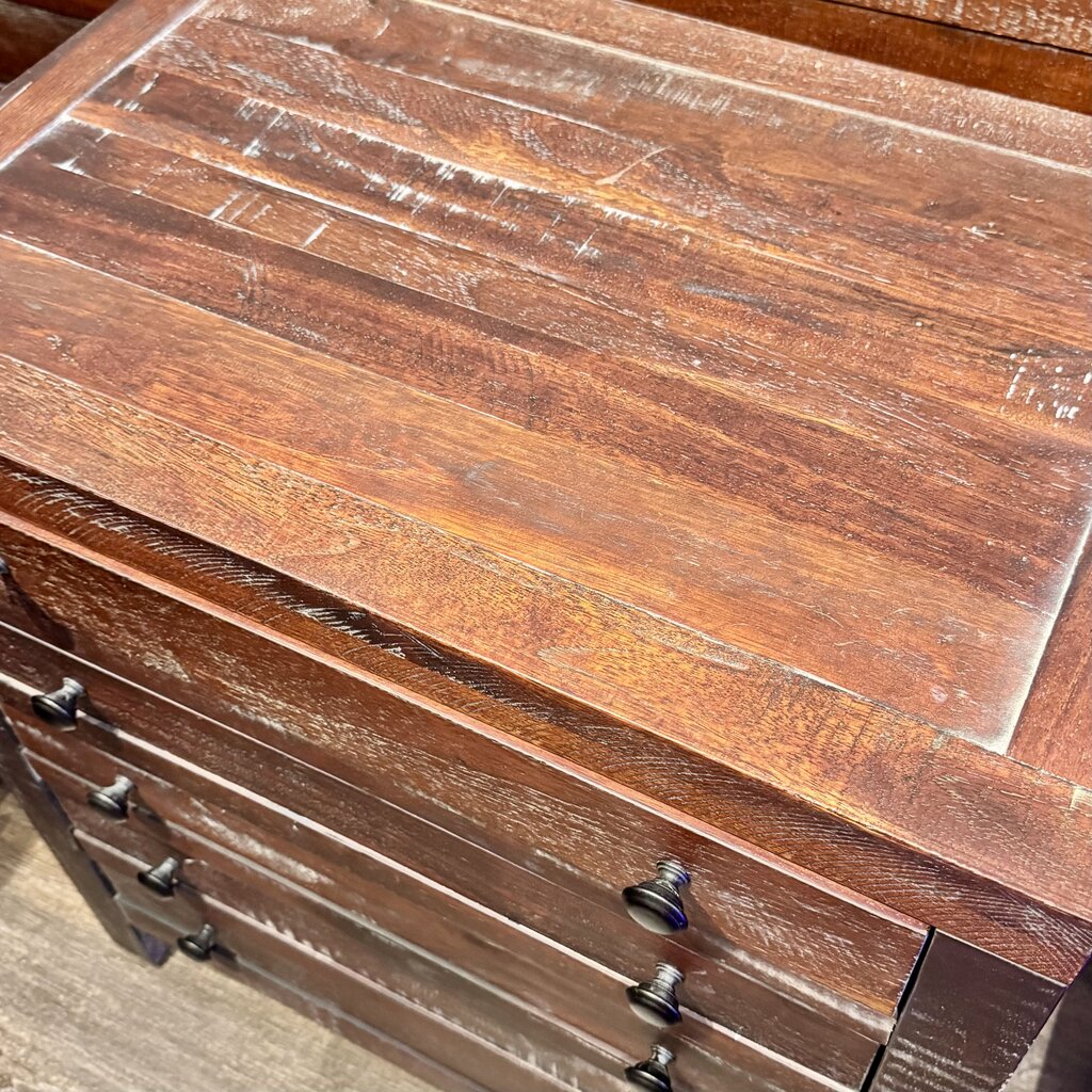 Orig. Price $2,927 - Townsend Collection Queen Bedroom Set