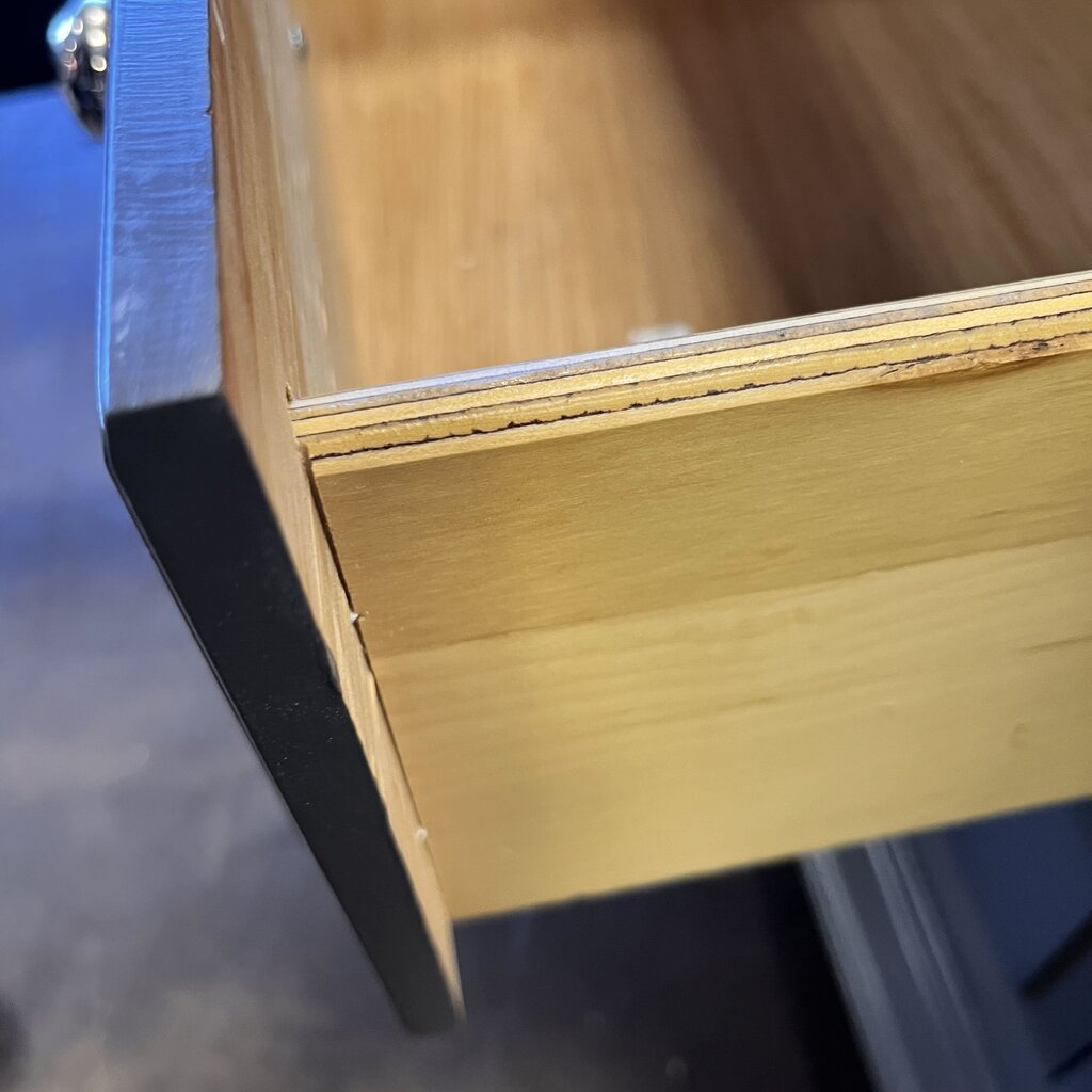 Nightstand w/ 2 Drawers