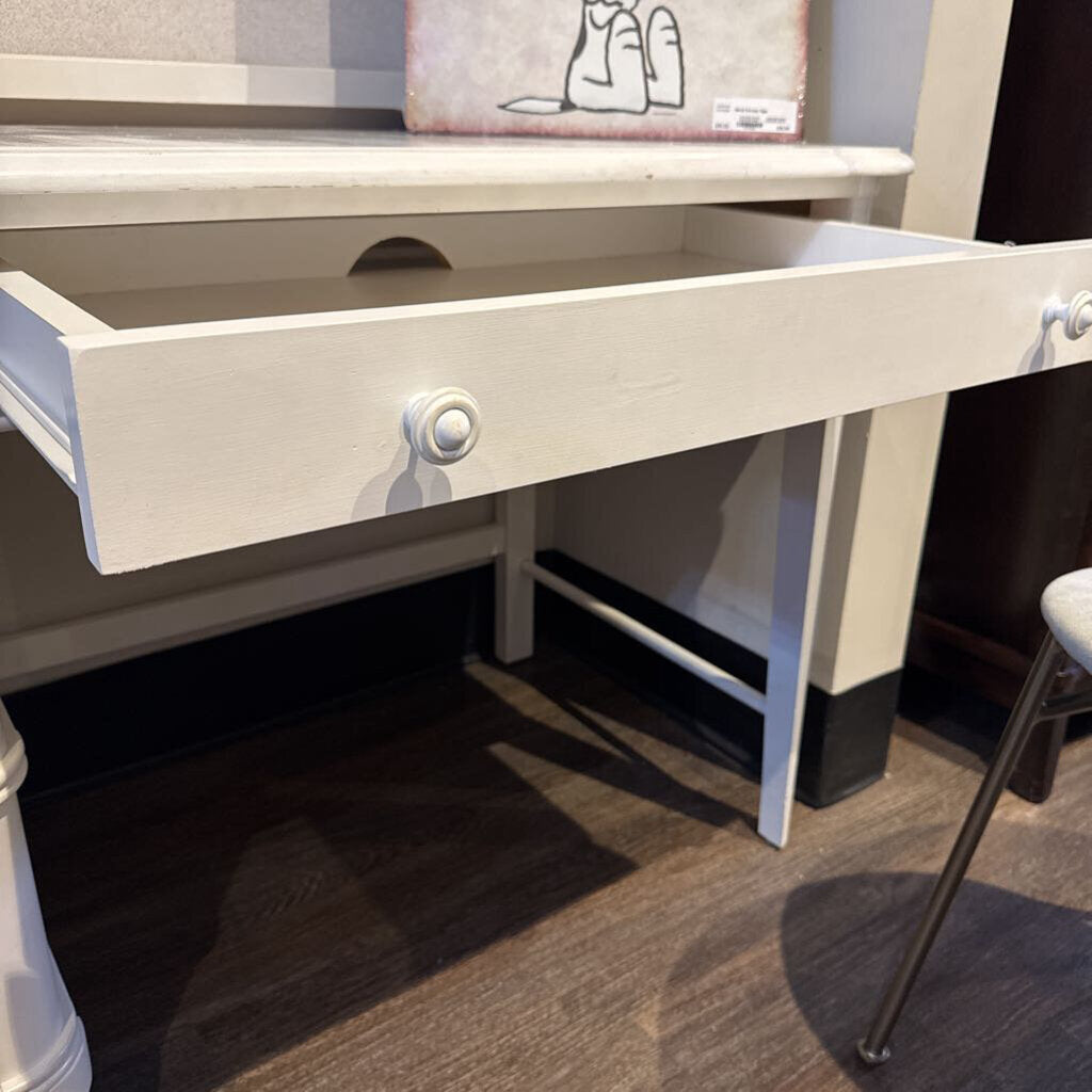 Desk with Hutch