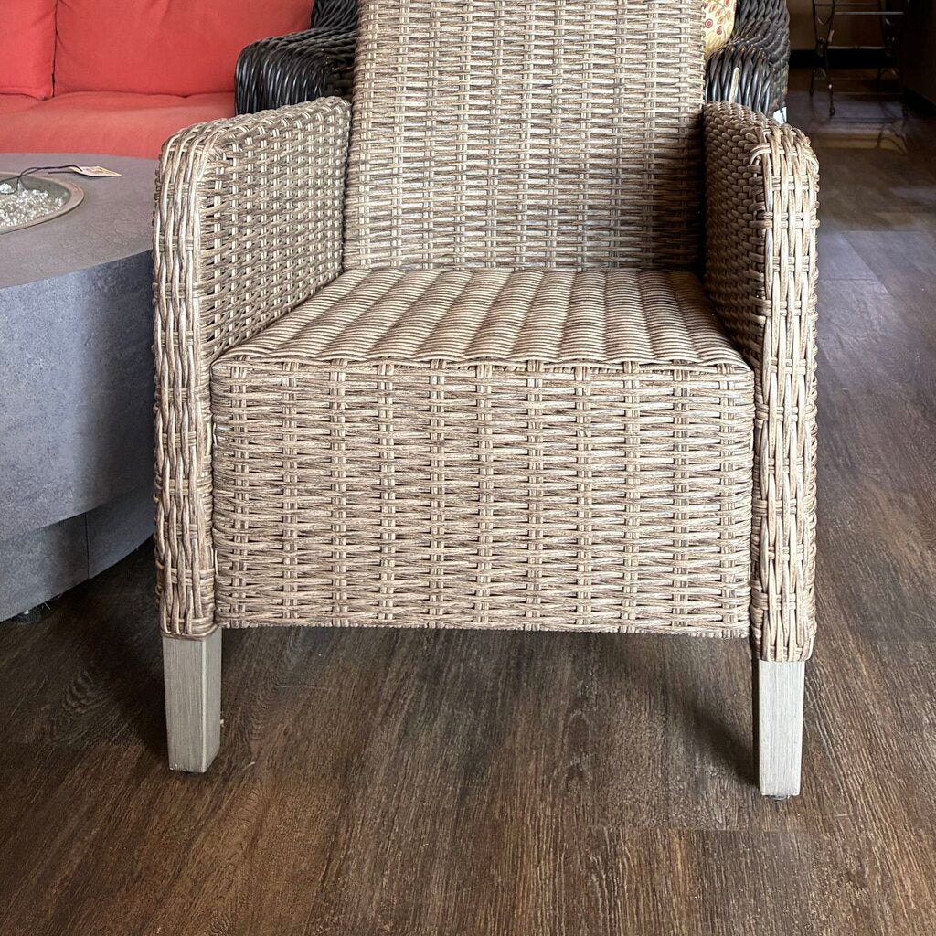 Wicker-style Outdoor Patio Chair