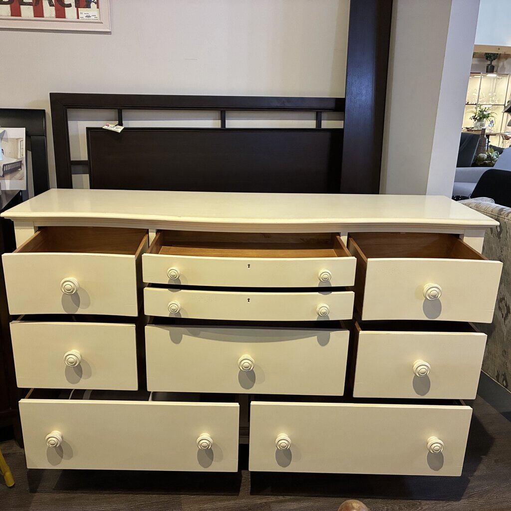 Getaway Collection Dresser