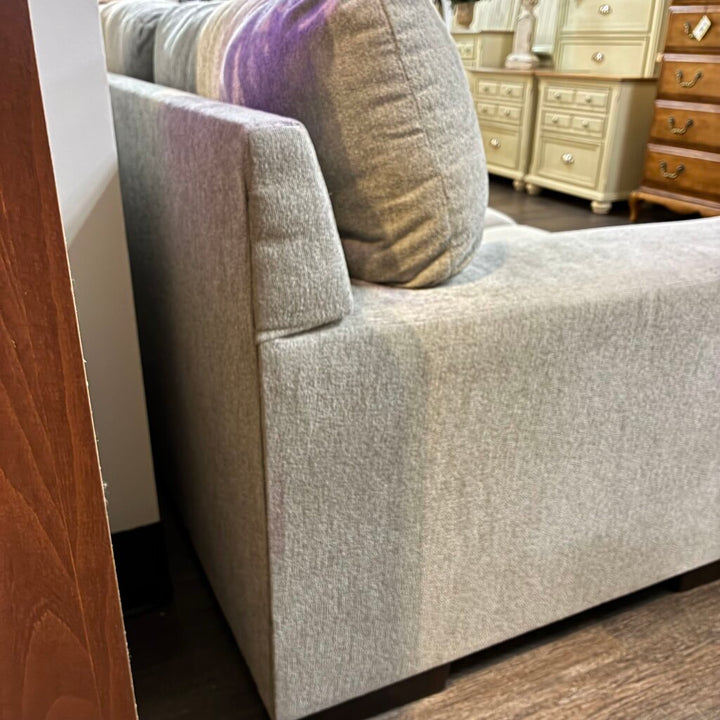 Maggie Collection Loveseat w/ Accent Pillow