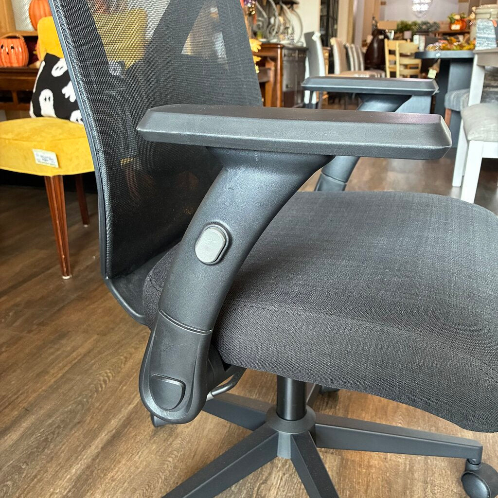Swivel Desk Chair w/ Adjustable Back and Height