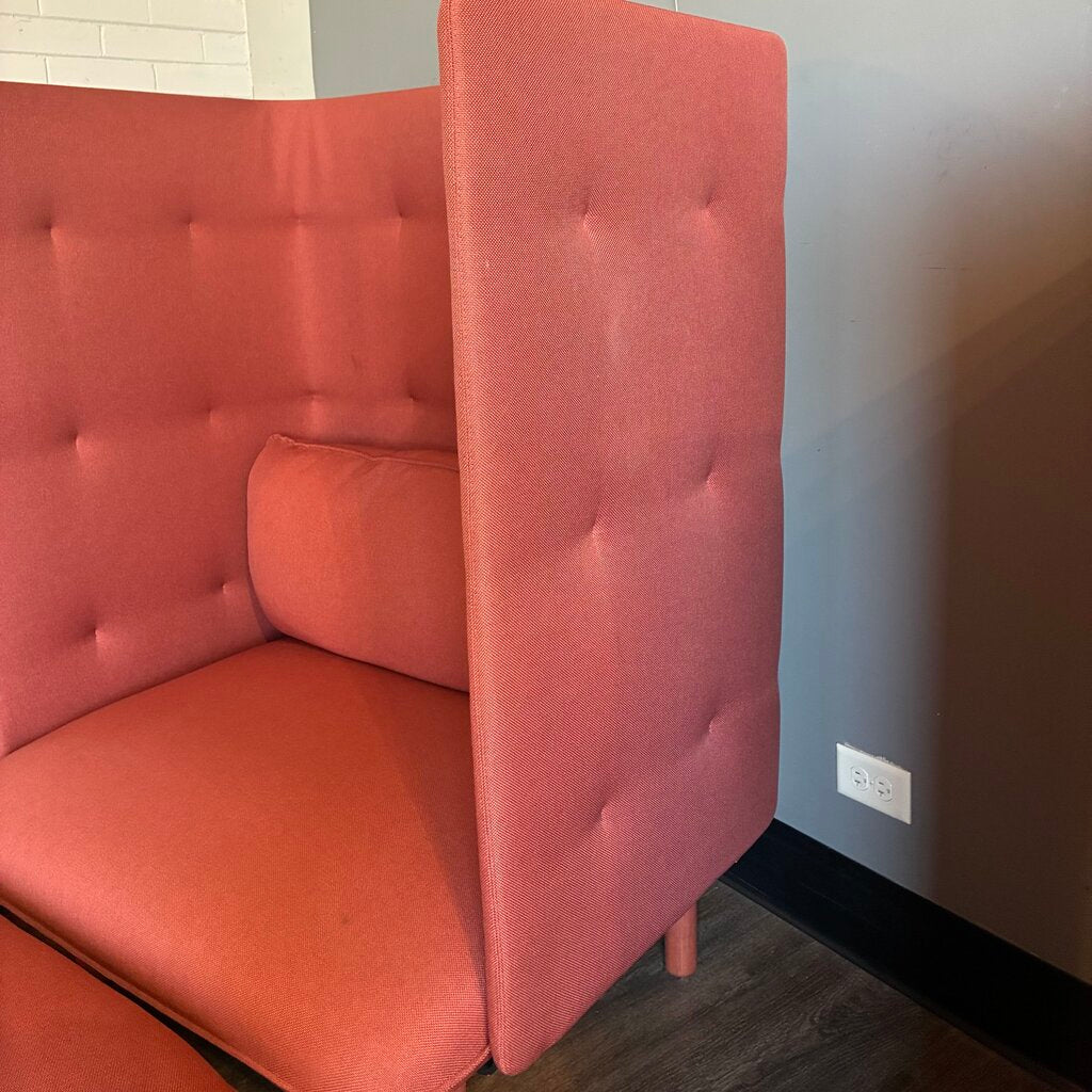 QT Privacy Lounge Chair w/ Ottoman