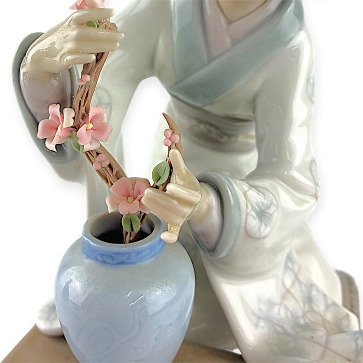 Geisha Flower Arranger #4840
