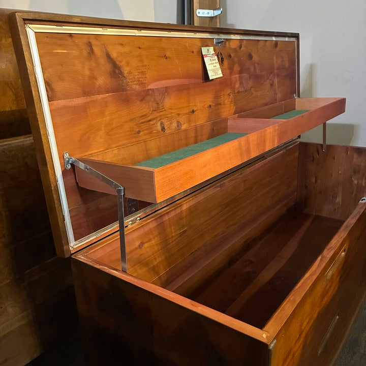 Cedar Chest w/ Velvet-lined Shelf - Acosta's Home