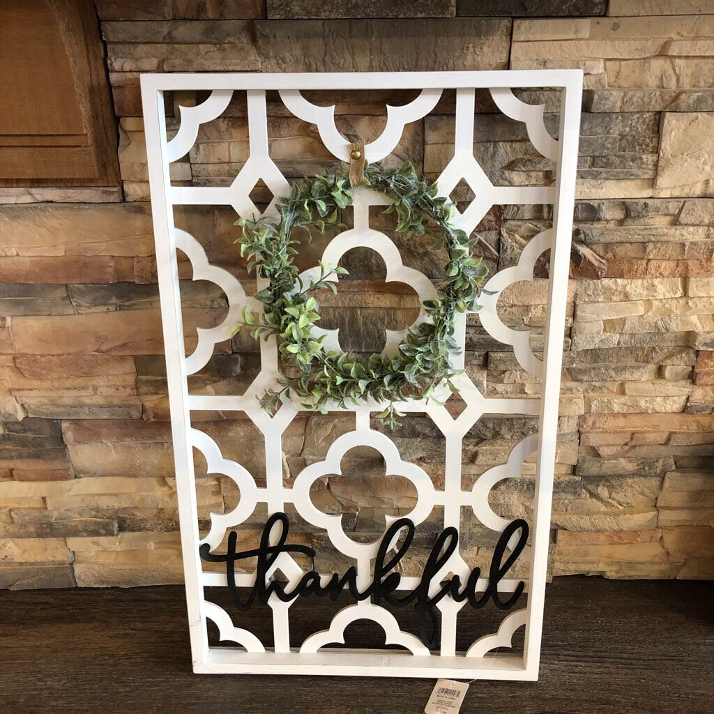Wood Wall Sign with Wreath - Thankful